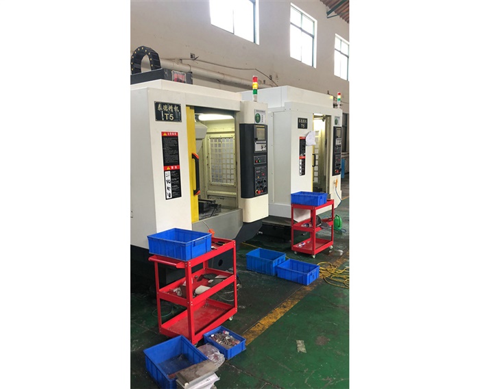 CNC加工設(shè)備